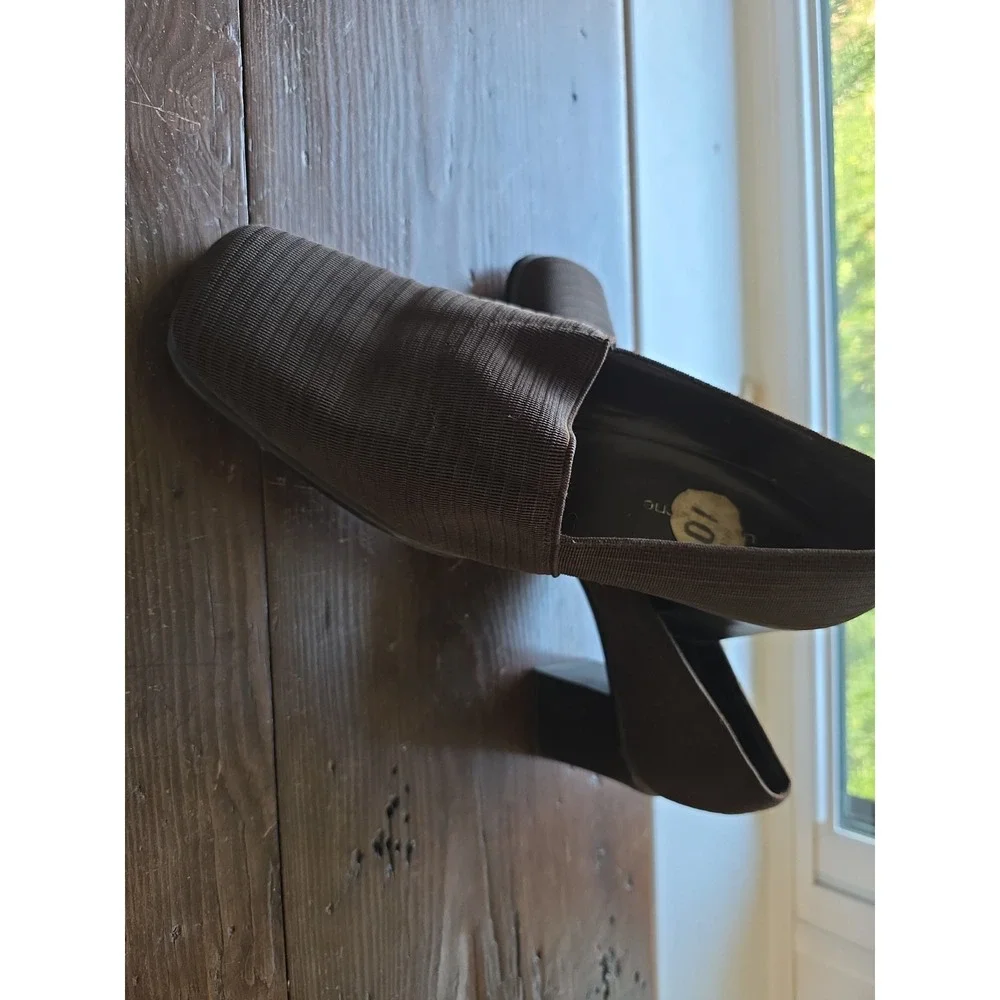 Liz Claiborne Brown Block Heels Womens 10 Ribbed Square Toe Slip On Fabric Pumps